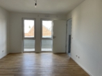 Schlafzimmer mit Bad en Suite - Lichtdurchflutete Neubauwohnung mit Dachterrasse und offener Grundrissgestaltung