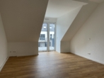 Schlafzimmer - Charmante Dachgeschosswohnung mit Loggia- 3- Zimmerwohnung in Leverkusen Schlebusch