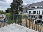 Balkon zum Innenhof - Charmante Dachgeschosswohnung mit Loggia- 3- Zimmerwohnung in Leverkusen Schlebusch