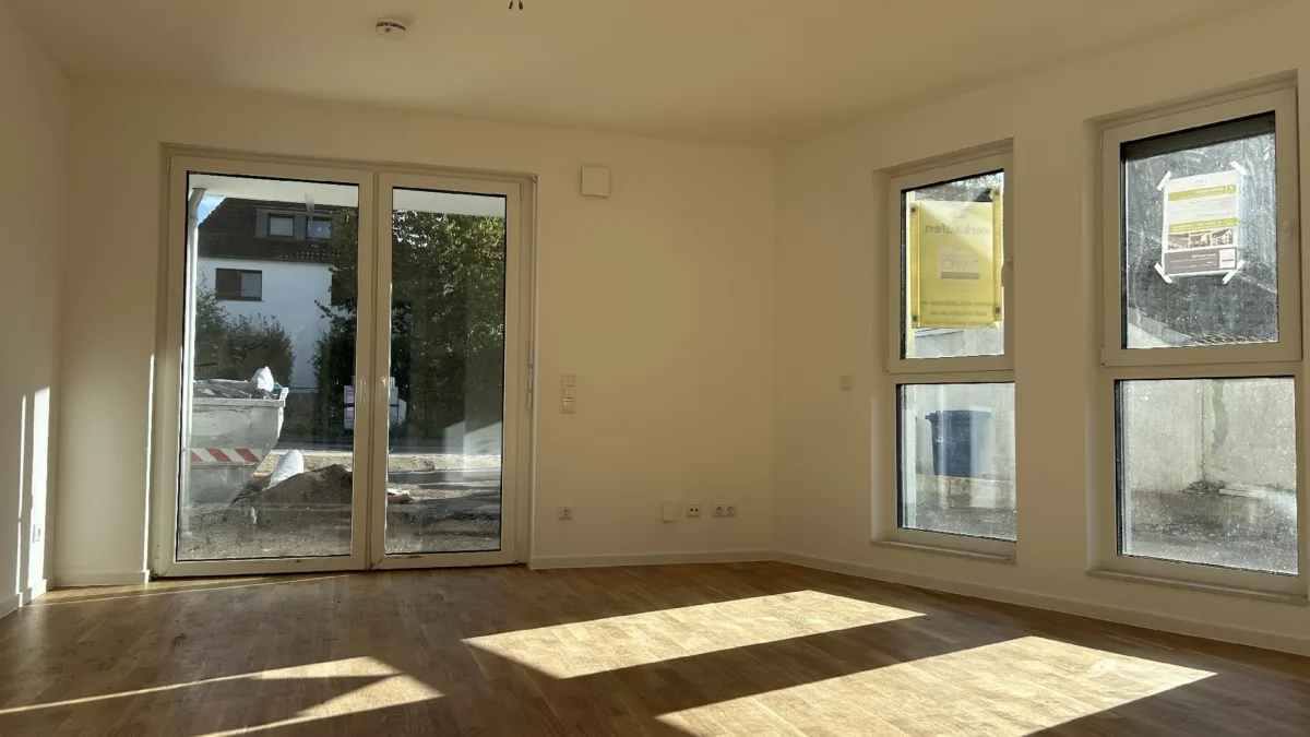 Wohnbereich mit Zugang zur Terrasse