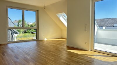 Wohnen mit Komfort: Helle 3-Zimmer-Wohnung mit Loggia, 51375 Leverkusen, Dachgeschosswohnung