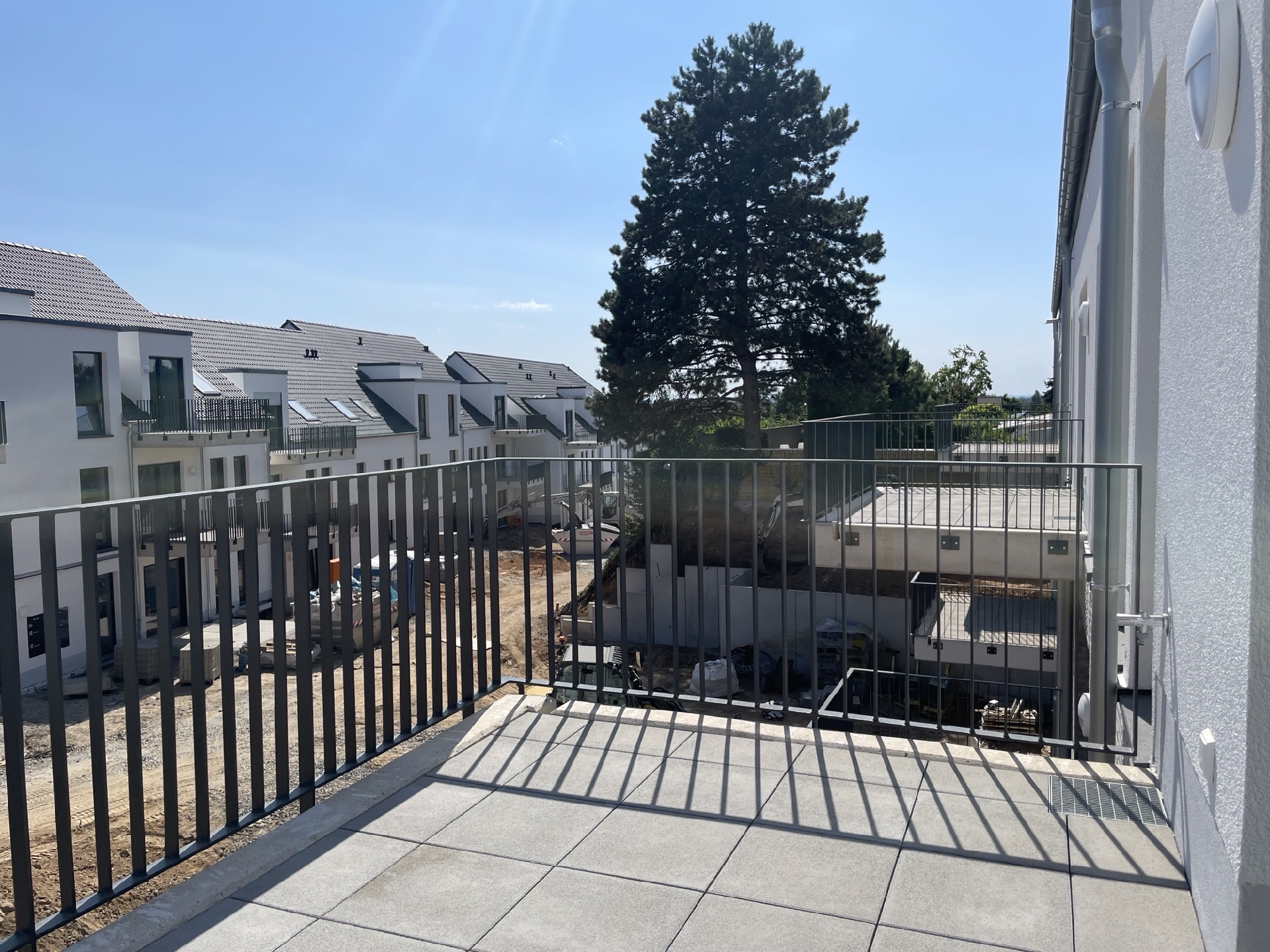 Balkon mit süd- westlicher Ausrichtung