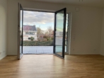 Aussicht aus den Innenräumen - barrierearme 2-Zimmer-Wohnung mit Sonnenbalkon und traumhaftem Blick ins Grüne