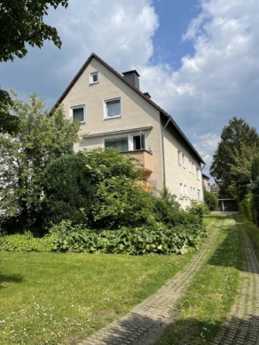 Rarität: vermietete 4-Zimmer-Wohnung mit Balkon und Einzelgarage, 51371 Leverkusen, Etagenwohnung