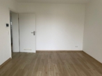 Kinderzimmer oder Büro - Ihr Einzug in ein neues Zuhause: bezugsfreie 3 Zimmer-Wohnung mit Balkon und PKW-Stellplatz