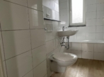Wannenbad mit Tageslicht - Ihr Einzug in ein neues Zuhause: bezugsfreie 3 Zimmer-Wohnung mit Balkon und PKW-Stellplatz