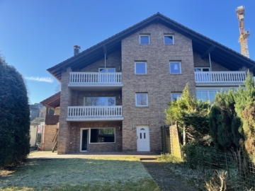 Moderene Doppelhaushälfte mit Einliegerwohnung im Ortszentrum von Much und Nähe zur Natur, 53804 Much, Doppelhaushälfte