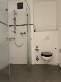 Badezimmer mit Dusche