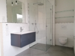 Badezimmer DG - 3-Zimmer Penthouse-Maisonette-Wohnung mit Blick über Schlebusch